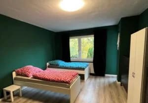 Schlafzimmer 1